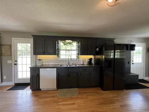 Kitchen - 2953 Highway 43 S, Loretto, TN 38469 photo 4 of 4