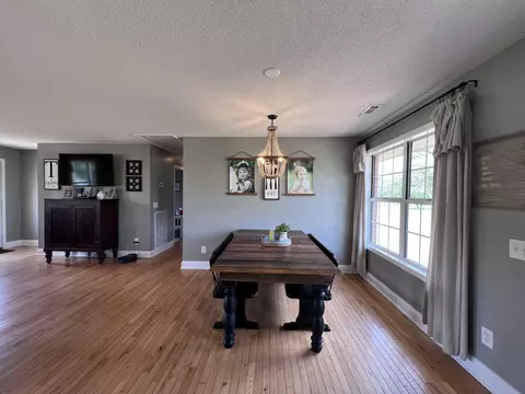 Dining - 2953 Highway 43 S, Loretto, TN 38469 photo 2 of 2