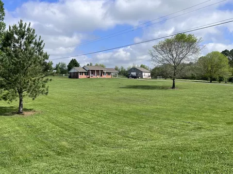 Exterior - 2953 Highway 43 S, Loretto, TN 38469 photo 5 of 25