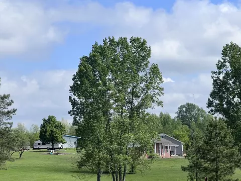 Exterior - 2953 Highway 43 S, Loretto, TN 38469 photo 11 of 25