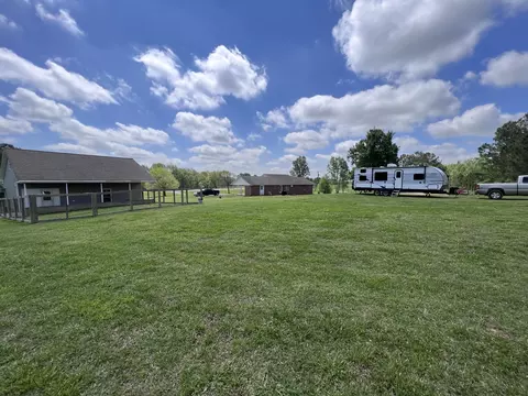 Exterior - 2953 Highway 43 S, Loretto, TN 38469 photo 19 of 25