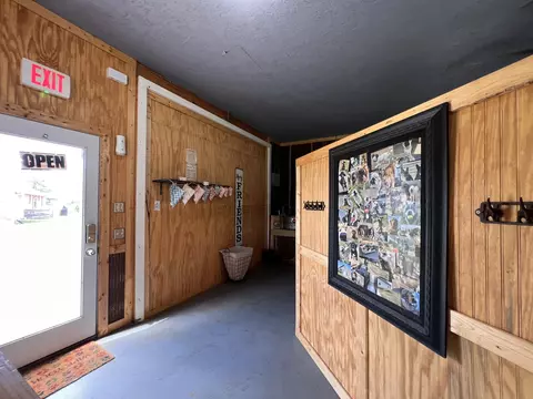 Entry Way - 2953 Highway 43 S, Loretto, TN 38469 photo 4 of 4