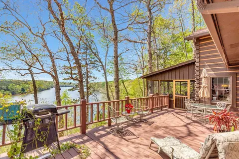 296 Elklore Ave, Estill Springs, TN 37330