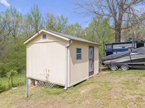 Exterior - 780 Hickory Flat Rd, Cedar Grove, TN 38321 photo 8 of 11