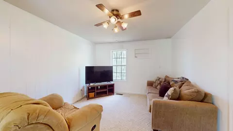 Living - 780 Hickory Flat Rd, Cedar Grove, TN 38321 photo 3 of 3