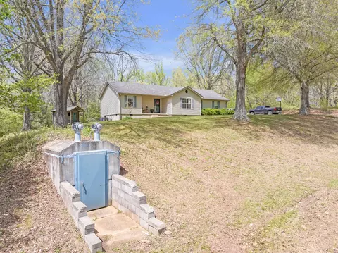 Exterior - 780 Hickory Flat Rd, Cedar Grove, TN 38321 photo 5 of 11