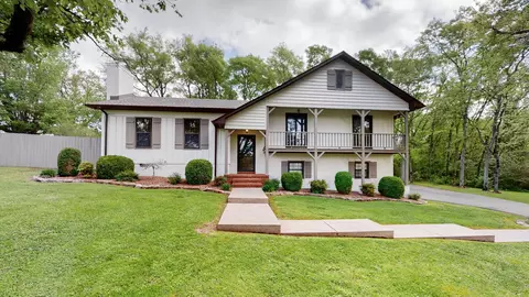 211 Stardust Dr, Shelbyville, TN 37160