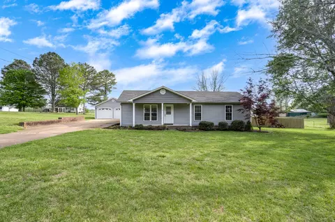 135 Michael Cir, Lawrenceburg, TN 38464