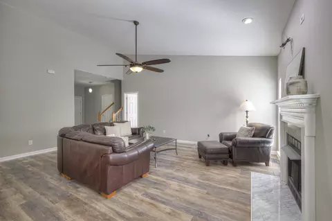 Living - 3226 Peyton Ct, Franklin, TN 37064 photo 3 of 4