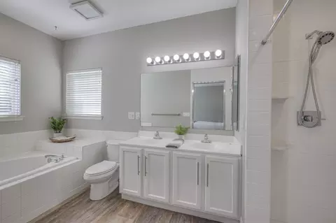 Bath - 3226 Peyton Ct, Franklin, TN 37064 photo 1 of 3
