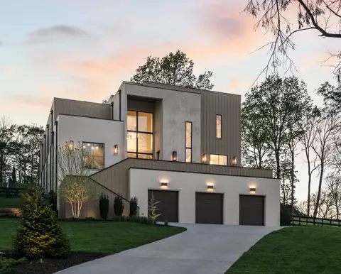 4511 Shys Hill Rd, Nashville, TN 37215
