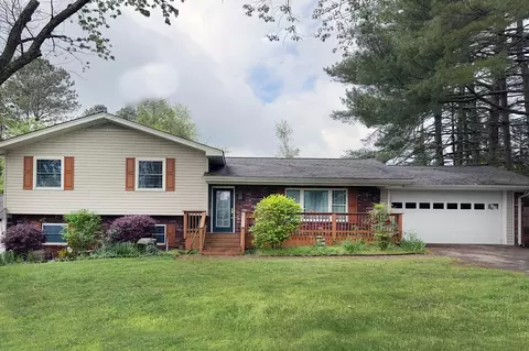 5613 Edgmon Rd, Ooltewah, TN 37363