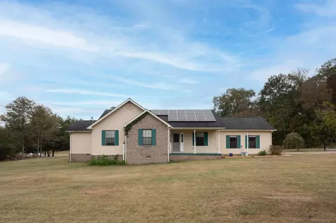 15 Windy Acres Dr, Trenton, GA 30752