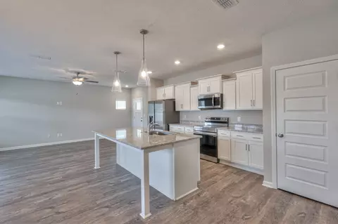 Kitchen - 1850 Streamsong Dr, Murfreesboro, TN 37127 photo 3 of 5