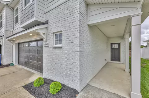 Exterior - 1850 Streamsong Dr, Murfreesboro, TN 37127 photo 4 of 9