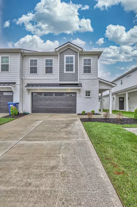 Exterior - 1850 Streamsong Dr, Murfreesboro, TN 37127 photo 2 of 9