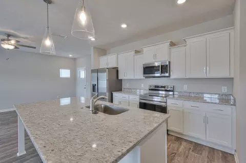 Kitchen - 1850 Streamsong Dr, Murfreesboro, TN 37127 photo 2 of 5