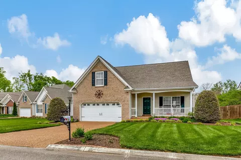 1404 Augustine Ct, Thompsons Station, TN 37179