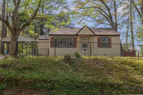 404 Oak St, Manchester, TN 37355