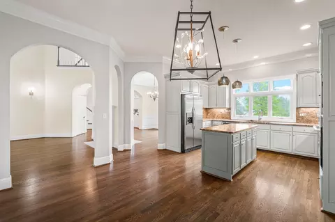 Kitchen - 1948 Springcroft Dr, Franklin, TN 37067 photo 4 of 5
