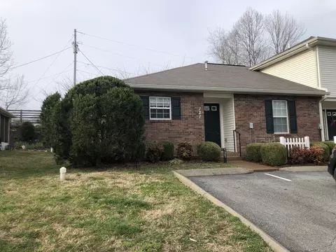 121 Eastdale Ln, Dickson, TN 37055