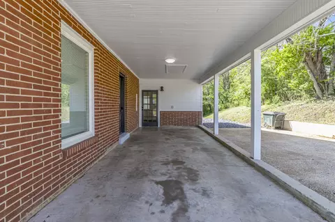 Exterior - 106 Atkinson Hts, Centerville, TN 37033 photo 2 of 8
