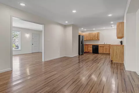 Living - 106 Atkinson Hts, Centerville, TN 37033 photo 3 of 7