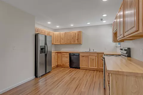 Kitchen - 106 Atkinson Hts, Centerville, TN 37033 photo 2 of 2