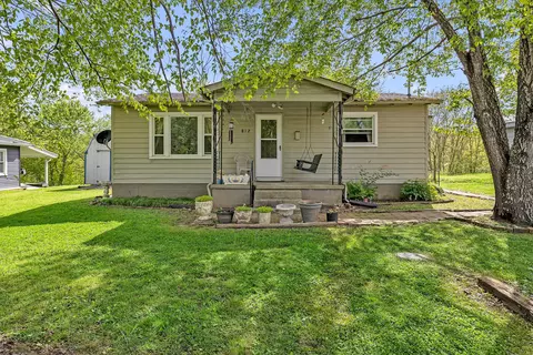 812 Upper Ferry Rd, Carthage, TN 37030