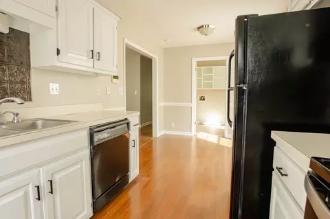 Kitchen - 108 Oak Ave, Dickson, TN 37055 photo 3 of 3