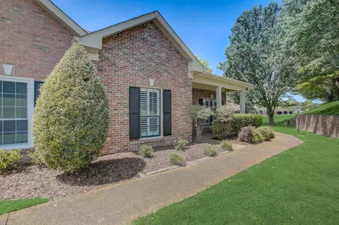 8621 Sawyer Brown Rd, Nashville, TN 37221