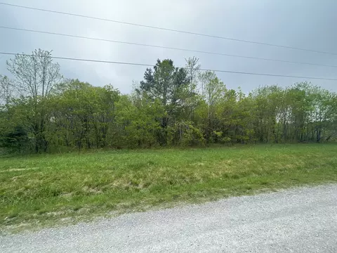 2 Harper Ln E, Westmoreland, TN 37186