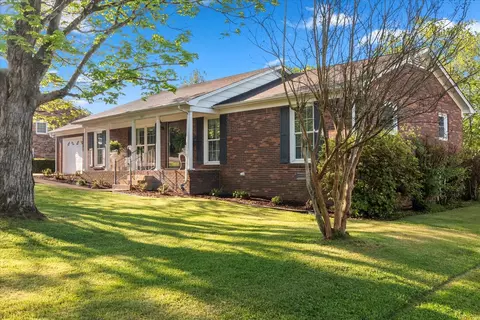 1009 Gayla Dr, Pulaski, TN 38478