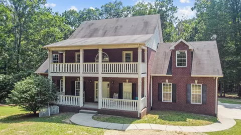 1321 Old Charlotte Rd, White Bluff, TN 37187