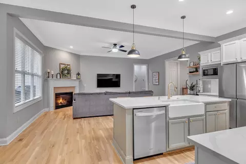 Kitchen - 327 Wise Rd, Franklin, TN 37064 photo 6 of 9