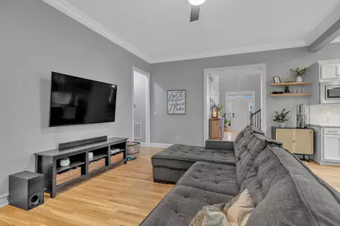 Living - 327 Wise Rd, Franklin, TN 37064 photo 5 of 11
