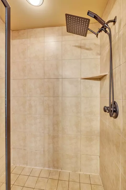 Bath - 327 Wise Rd, Franklin, TN 37064 photo 7 of 11