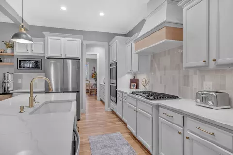 Kitchen - 327 Wise Rd, Franklin, TN 37064 photo 4 of 9