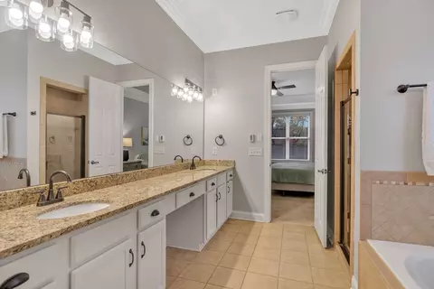 Bath - 327 Wise Rd, Franklin, TN 37064 photo 4 of 11