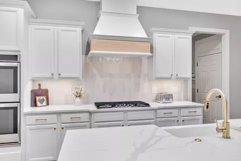 Kitchen - 327 Wise Rd, Franklin, TN 37064 photo 7 of 9