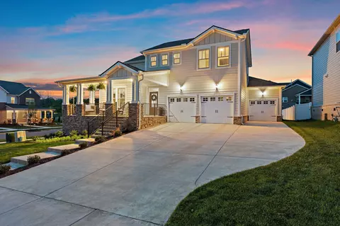1001 Pebble Run Rd, Hendersonville, TN 37075