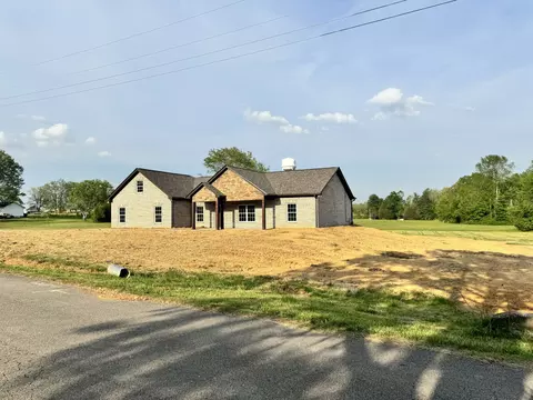 5 Franklin Dr, Lawrenceburg, TN 38464