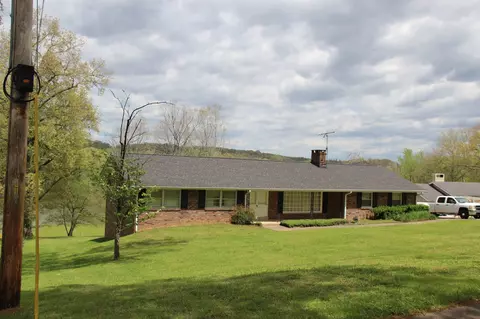 131 Lakeview Dr, Dover, TN 37058