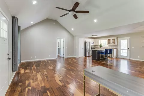 Living - 474 Spring Meadows Ln, Morrison, TN 37357 photo 2 of 5