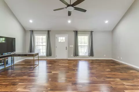 Living - 474 Spring Meadows Ln, Morrison, TN 37357 photo 4 of 5