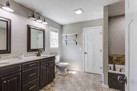 Bath - 474 Spring Meadows Ln, Morrison, TN 37357 photo 1 of 6