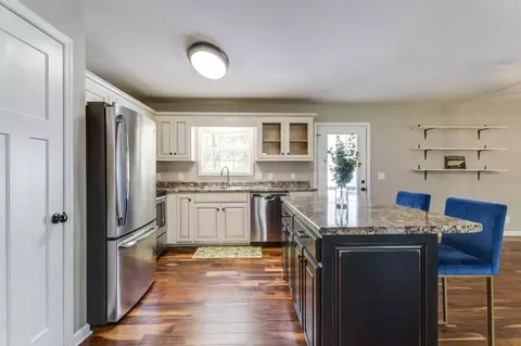Kitchen - 474 Spring Meadows Ln, Morrison, TN 37357 photo 2 of 6