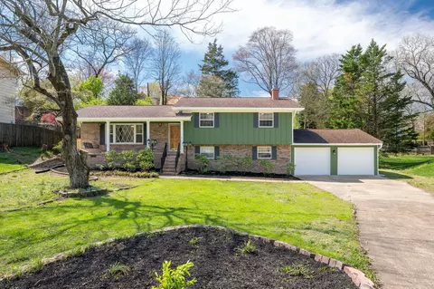 1420 Highcrest Dr, Hixson, TN 37343