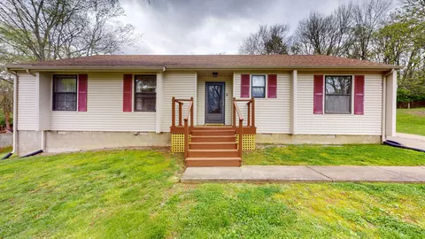 105 Cedar Ct, Hendersonville, TN 37075