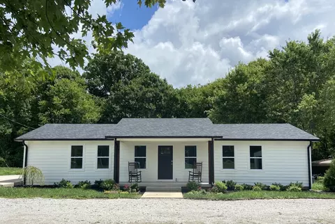 1410 Hardison Rd, Columbia, TN 38401